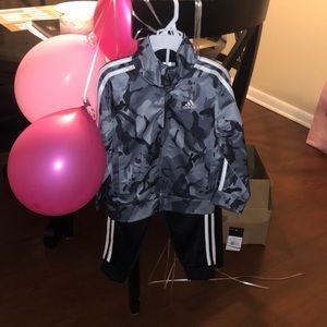 4T Addidas 2 piece black/ grey camouflage